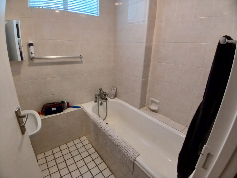 To Let 2 Bedroom Property for Rent in Summerstrand Eastern Cape